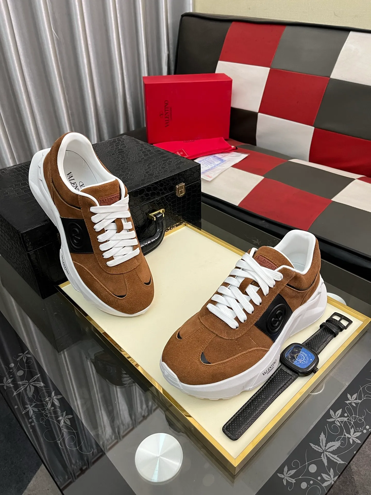 Men's shoes 💰480⌚️⌚️ VALENTINO Valentino's 2024 ss spring and summer new hot casual sports shoes, imported elastic fabric upper ➕The heel is Warren's exclusive rivet shape. The whole is very representative, the combined outsole is really easy to wear and very comfortable on the foot ~ Comes with **4 cm, classic, comfortable and versatile! Size: 38-442️⃣Colors available